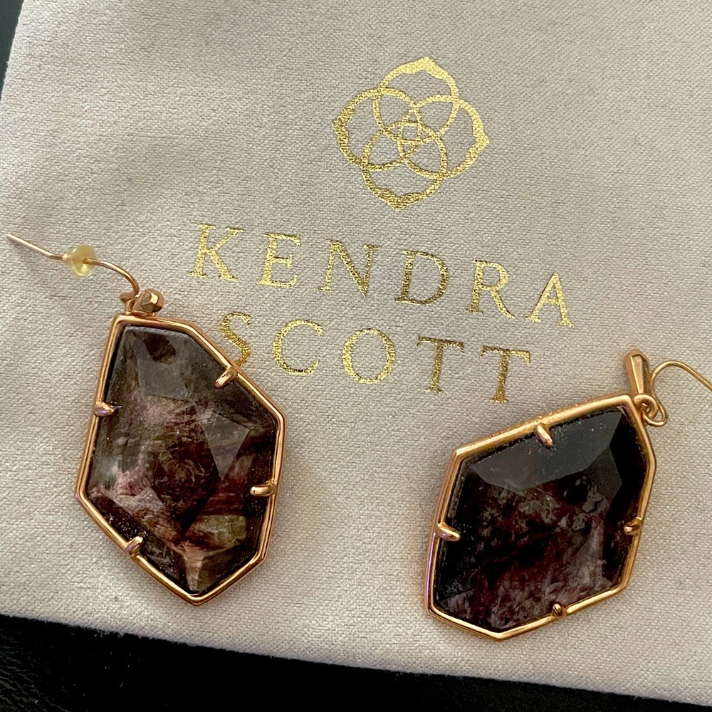 Kendra Scott Dunn Rose Gold Earrings in Sable Mica